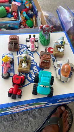 mixed collectible race toys
