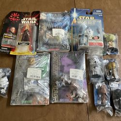 Assorted Star Wars action figures