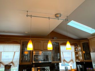 Light with 3 pendant lights