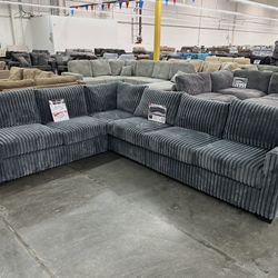 Gray Sectional $600! Available In Payments !