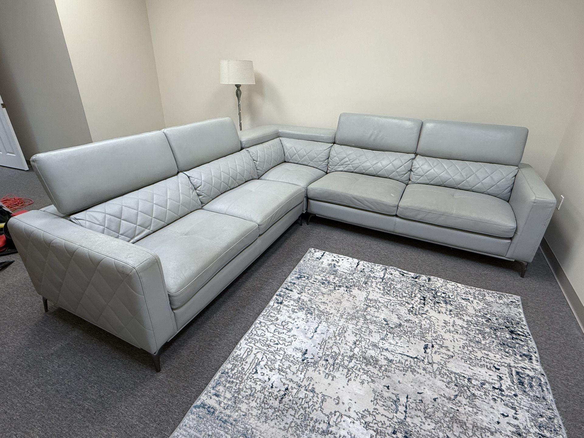 Couch/3 Piece Sectional