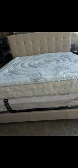 King size bed with mattress