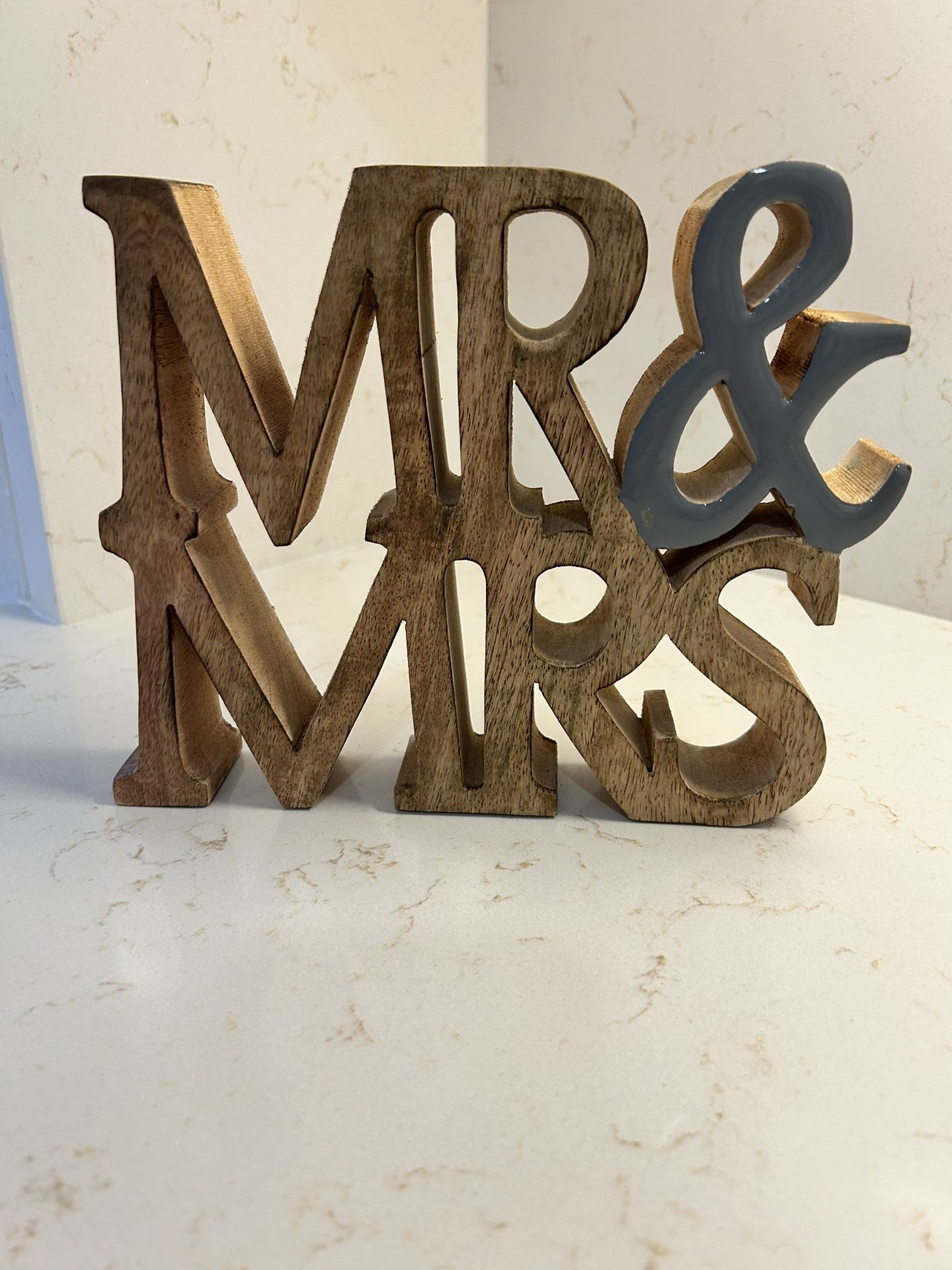 Mr & Mrs Wood Sign
