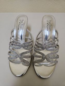 Ladies shoes size 7.5