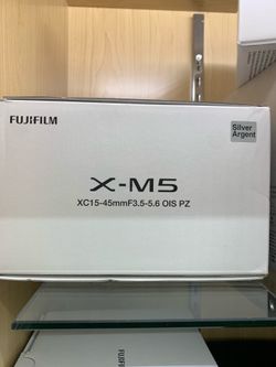 Fuji X-M5 Silver 15-45 Kit