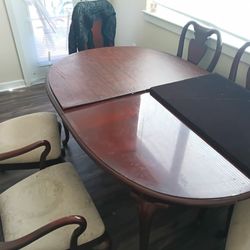 Table With All 6 Chairs!