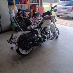 2002 Heritage Softail $5,200