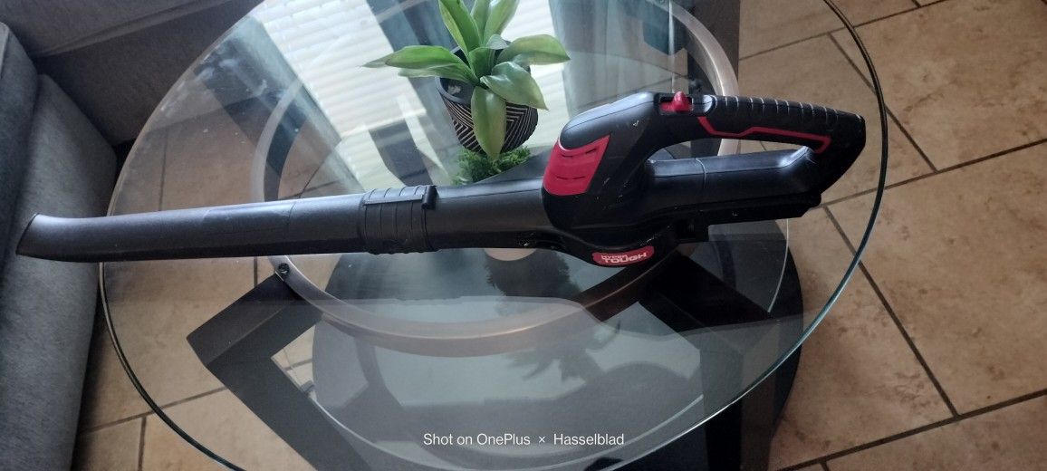 Selling Battery Drive Hyper Tough Leaf Blower Like New