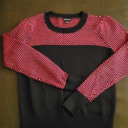 Heart Women Sweater. Size Medium