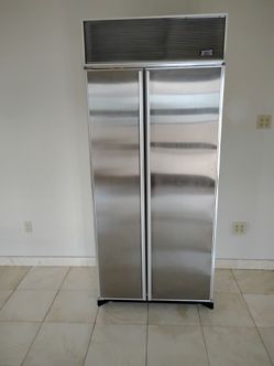 Sub zero fridge