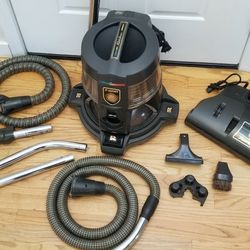 RAINBOW E SERIES VACUUM. , Witk ATTACHMENTS  ,  AMAZING POWER SUCTION.   WORKS EXCELLENT  , 