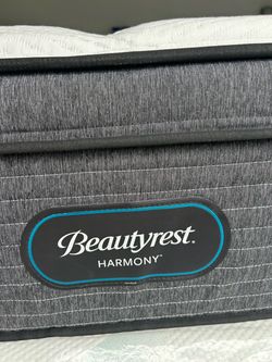 Pristine King Beautyrest Harmony Pillowtop Mattress i can deliver or come see (plush pillowtop had Mattress protection on is like new)   Retail $1,789