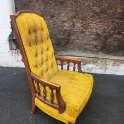 Mid-Century Modern Lounge Chair 