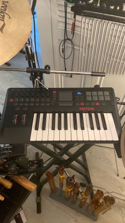 Korg Triton Taktile + Line 6 DL4 + Zoom A2 pedal