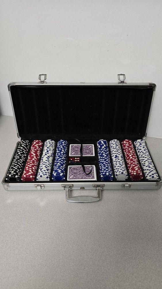 Poker Chip Set in Aluminum Case – 300 Chips + Cards