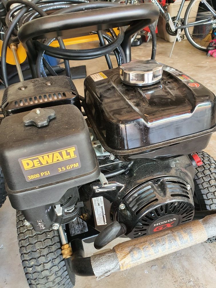 Almost New Dewalt Pressure machine 3800 PSI 3.5GPM barely used