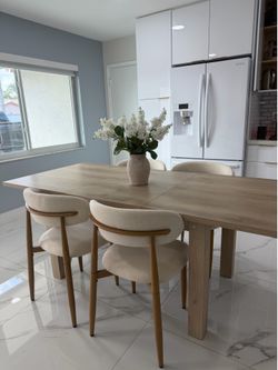 New Adjustable Dining Table Set with chairs/Mesa de comedor adjustable nueva