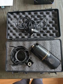 MXL Microphone, Stand And Pop Filter (Like New)