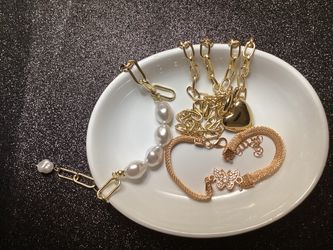 Women’s jewelry