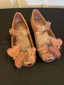 Minimelissa ultra girl 3D butterfly in a rose gold color size 10