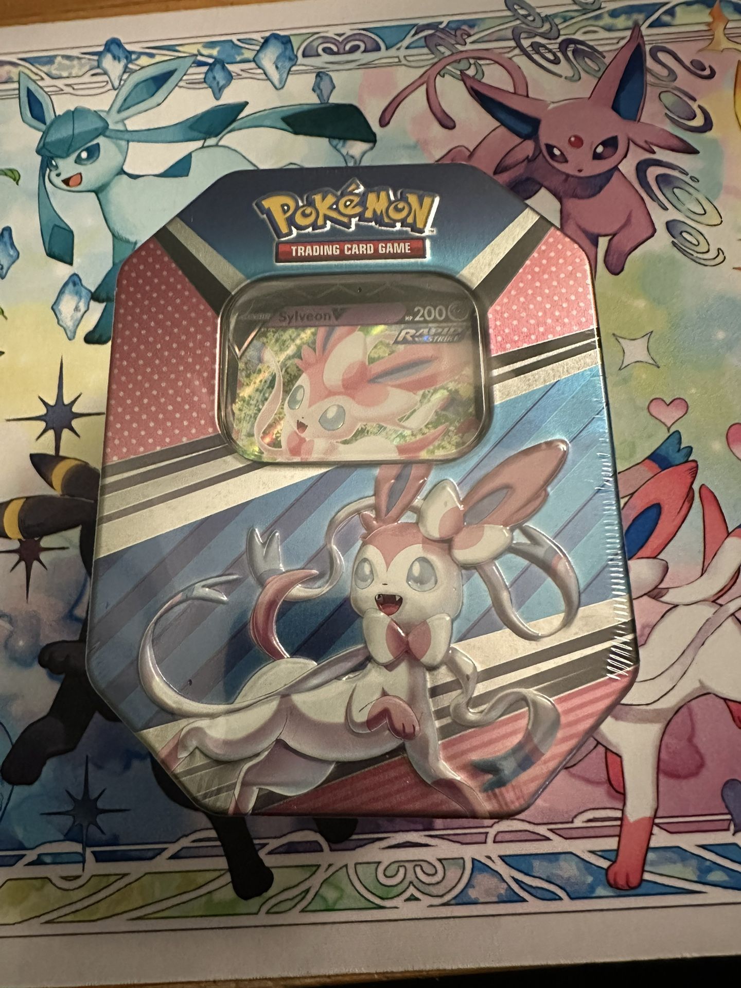 Pokemon Sylveon V Heroes Tin