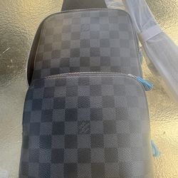LOUIS VUITTON Avenue Slingbag - Damier Graphite