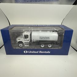 1/34 FIRST GEAR UNITED RENTALS FREIGHTLINER M2-106 WITH CURRY SUPPLY WATER TANK