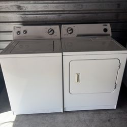 White Whirlpool Washer And Electric Dryer Matching Set