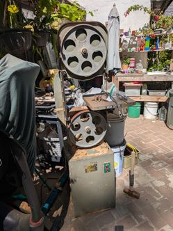 Band saw