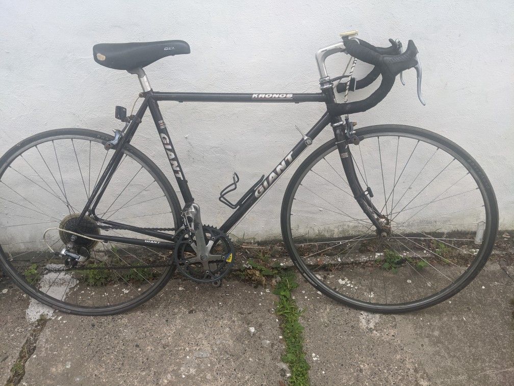 Giant Road Bike