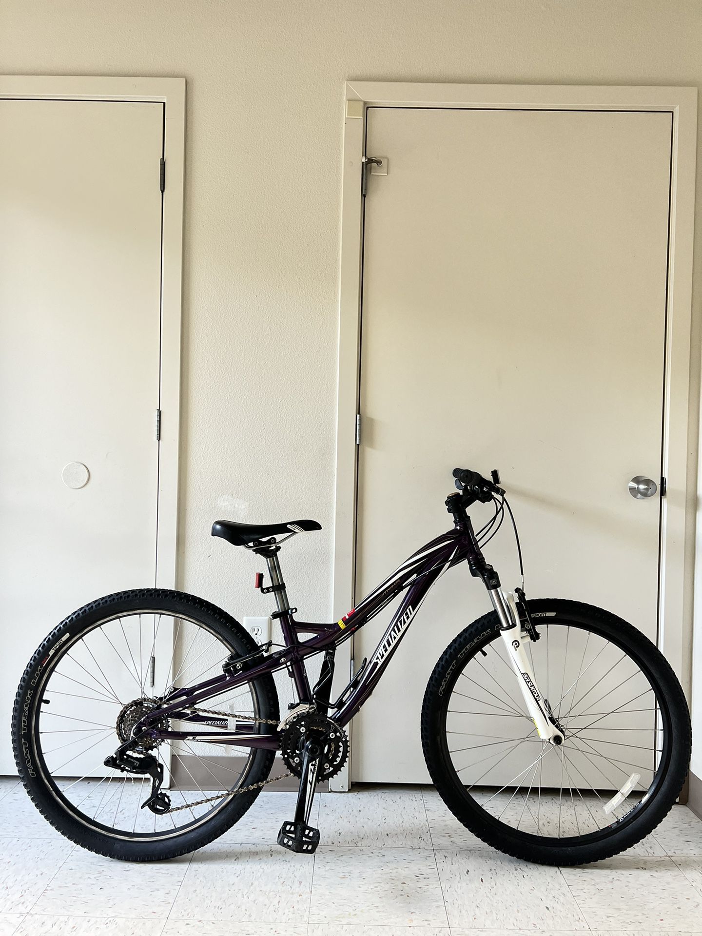 Specialized Myka Mountain Bike 26”