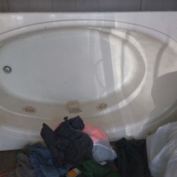 Nova 6 Whirlpool Bath 