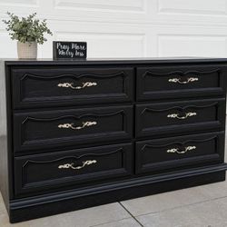 Beautiful Black 6-Drawer Wood Dresser