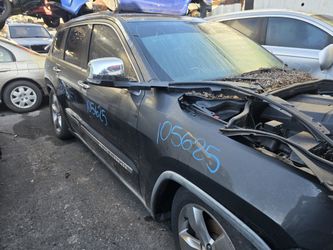 2011 - 2013 Jeep Grand Cherokee for Parts