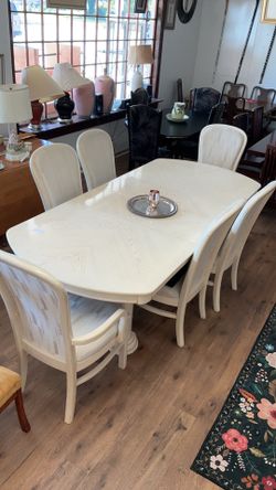 White dining table and 6 chairs