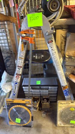 Werner 300 LB’s 17’ Extending step ladder 