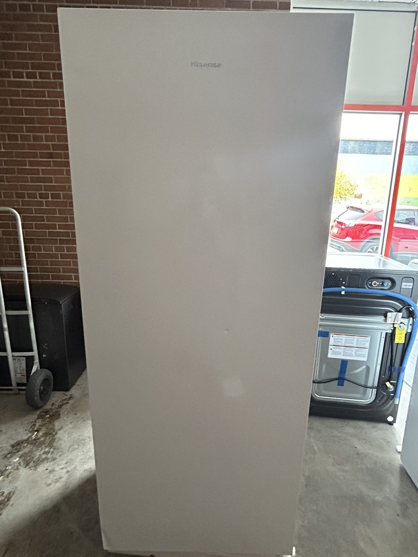 Hisense 13.6 Cu. Ft. Garage Ready Upright Freezer