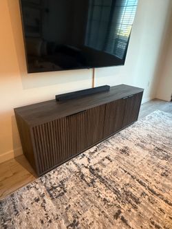 Fluted TV console (mocha)