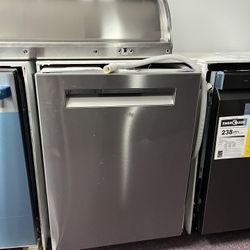 Dishwasher 24’ Stainless Steel Bosch 500 Series New Scratch Dents