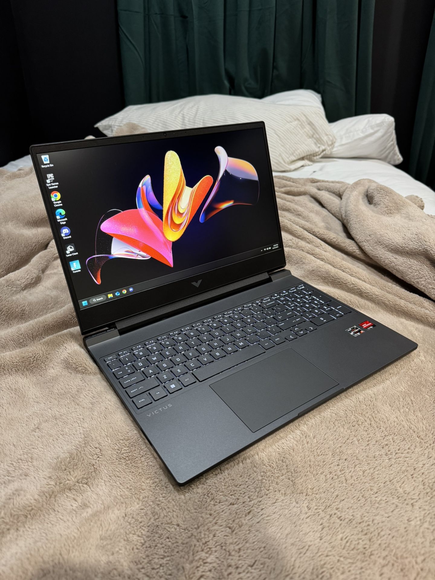 LIKE NEW HP Victus Gaming Laptop – Ryzen 5, RX 6550M, 512gb Storage, 144Hz Display.