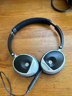 BOSE EARPHONES