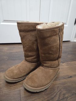 Women's UGG Tan Boots, Size 6