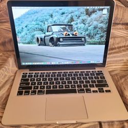 13"Macbook Pro Retina/Logic Pro X/GarageBand/Serato DJ Pro 