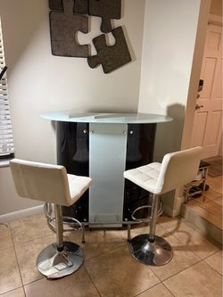 Modern Home Bar with 2 Adjustable Bar Stools
