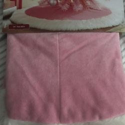 New Tree Skirt Only $15 Firm