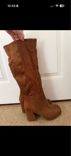 Brown boots size 7