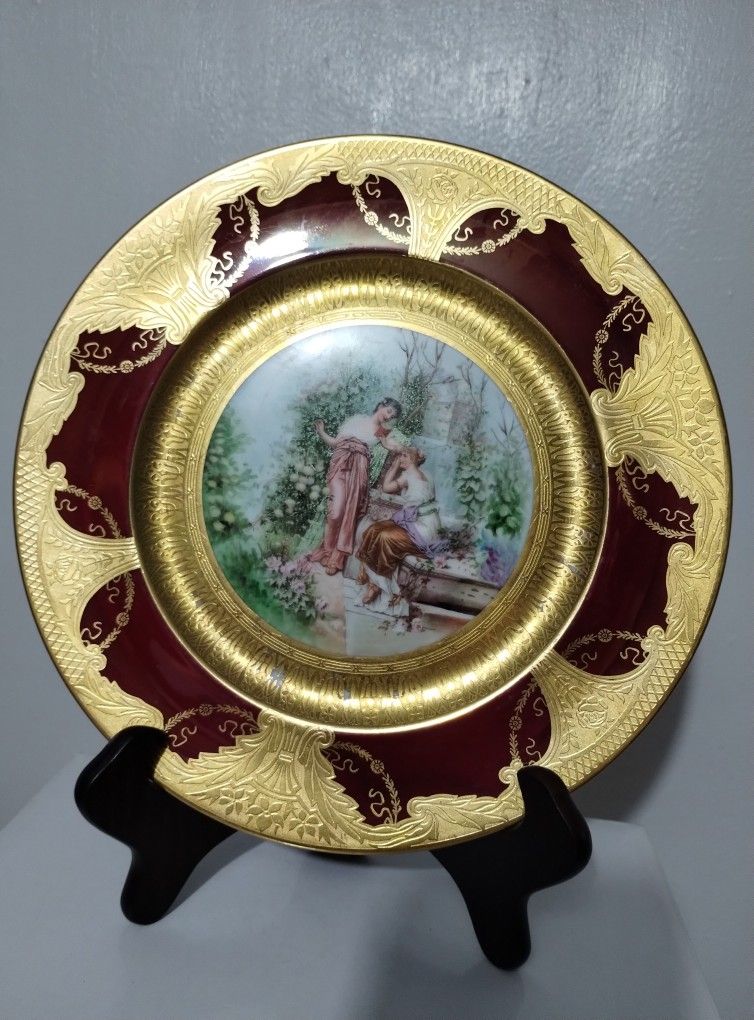 MID CENTURY ROYAL CHINA - COLLECTIBLE PLATE 11"