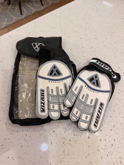 Vizari V-System Goalkeeper Gloves with Bag
