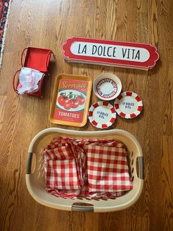 Italian Themed Decorations and Table Cloths