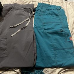 Woman’s Scrubs